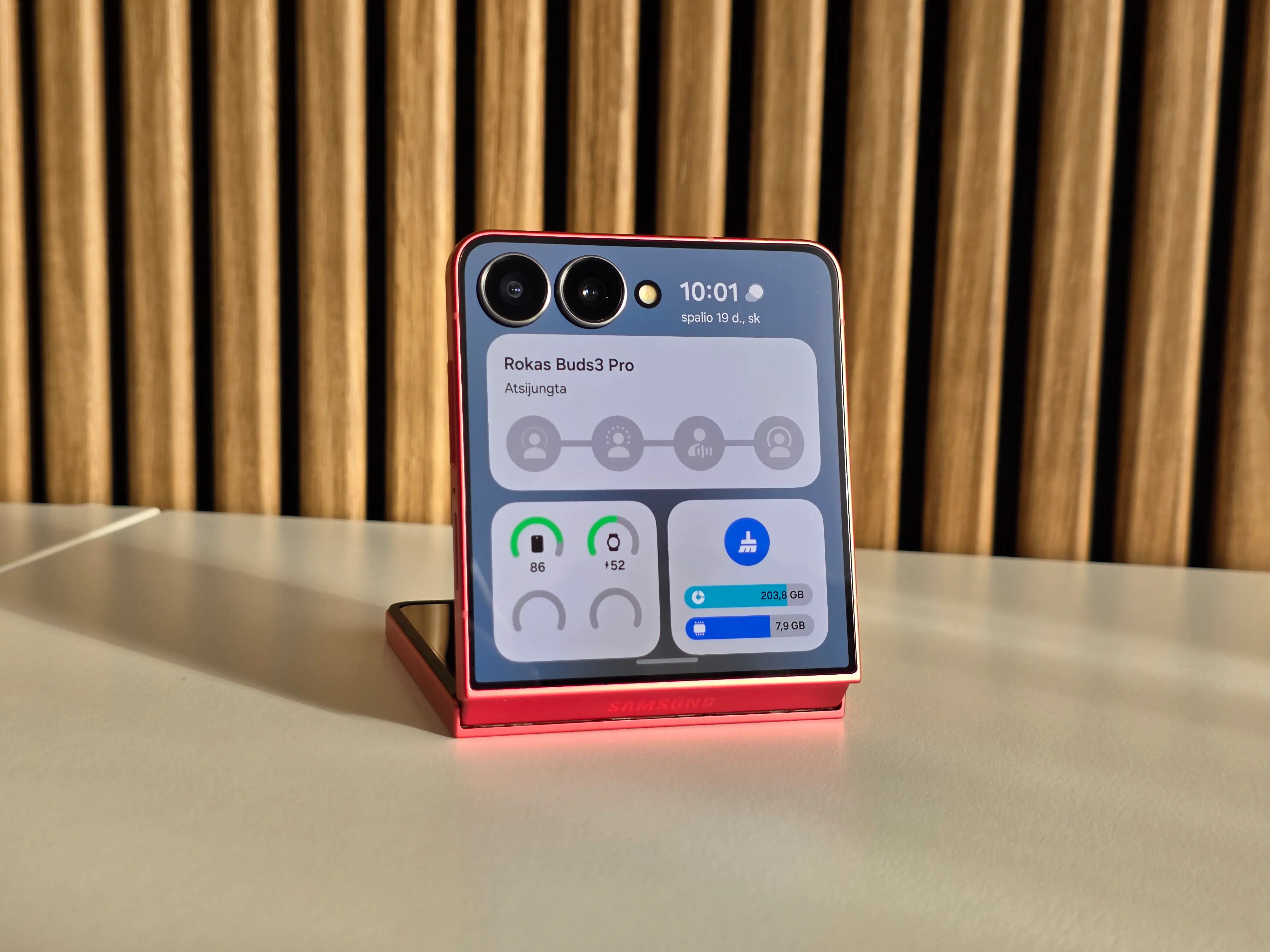 Galaxy Flip7 viršelio ekranas